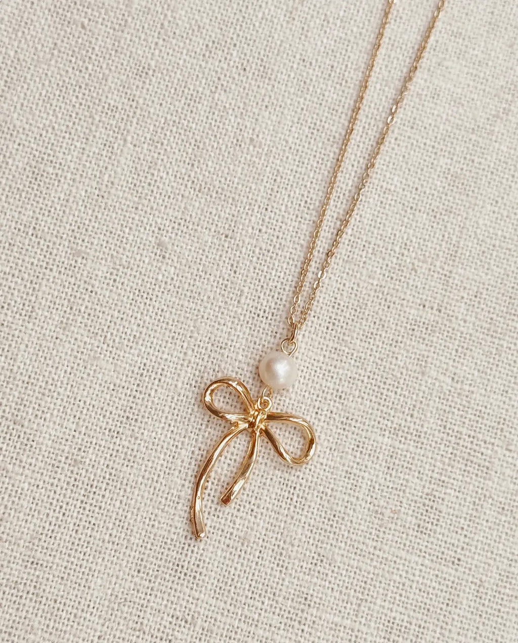 Bow Pearl Pendant Necklace