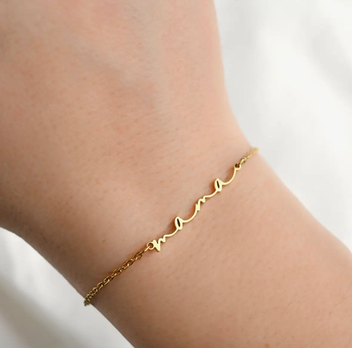 Dainty Mama Bracelet - gold
